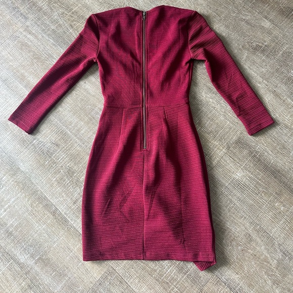 RED DRESS - Picture 2 of 2